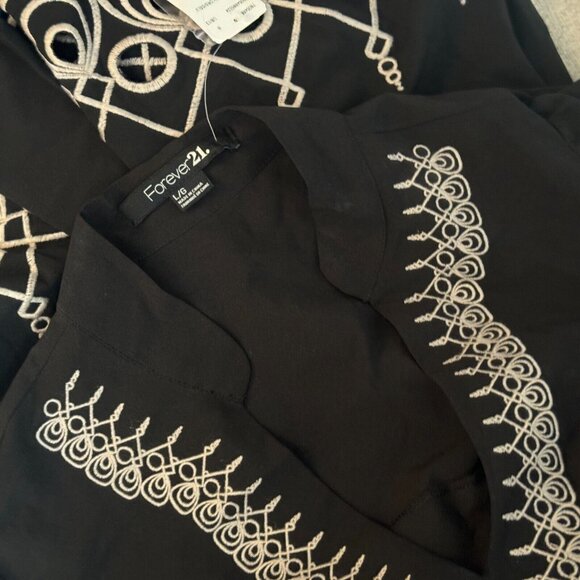 FOREVER 21 Folk Embroidered V-Neck Collared Mini Dress, Black & Tan, Large - Picture 15 of 16